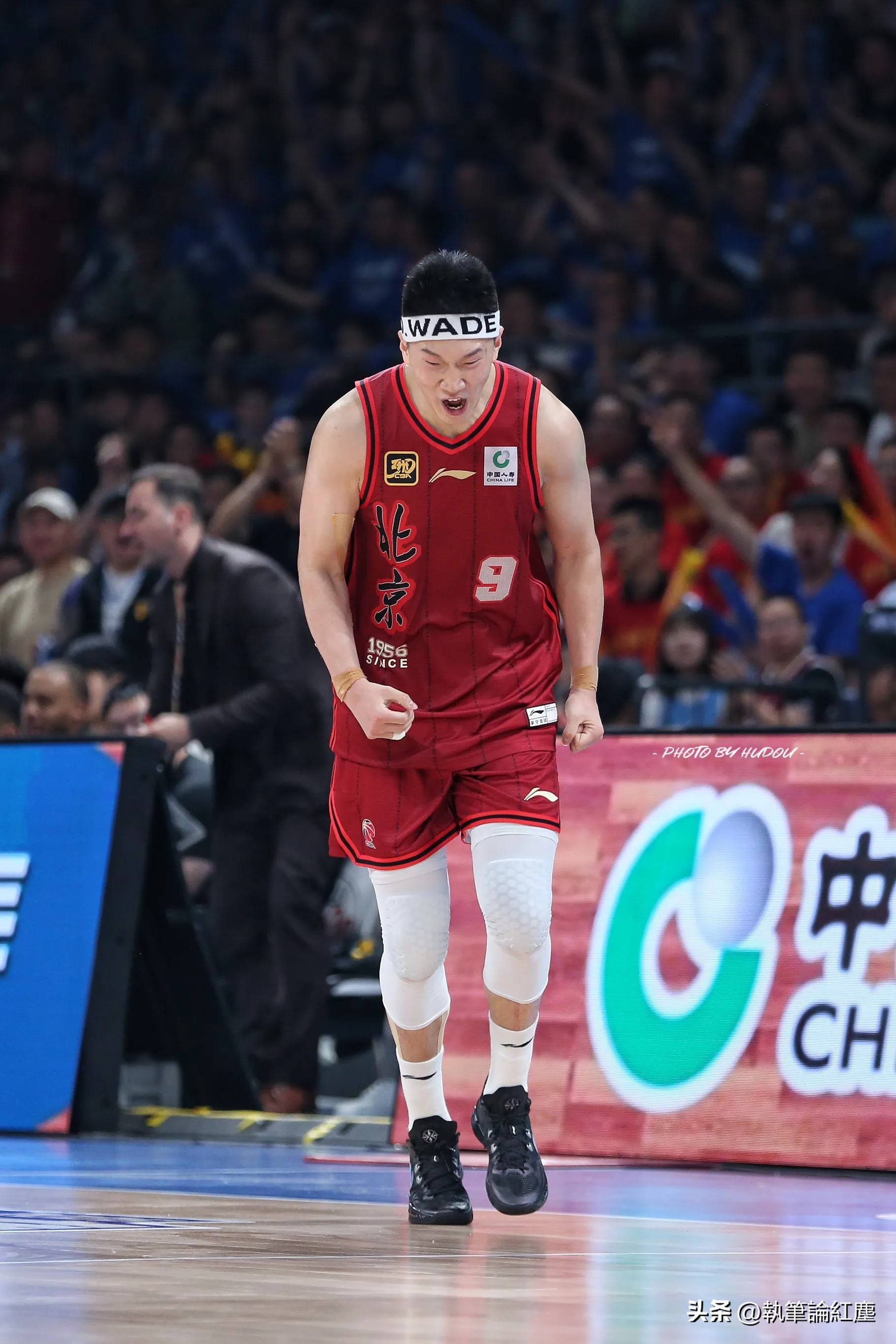 包含冲刺阶段英超焦点战；北京首钢强势反弹；压力陡增；阵容厚度经受考验的词条