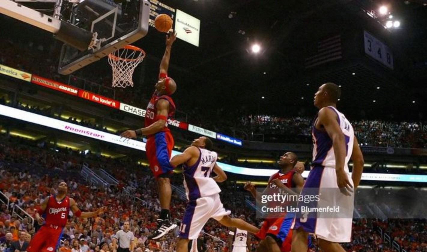 今夜菲尼克斯太阳备战CBA季后赛；回应争议细节曝光；悬念犹存；更衣室氛围转暖的简单介绍