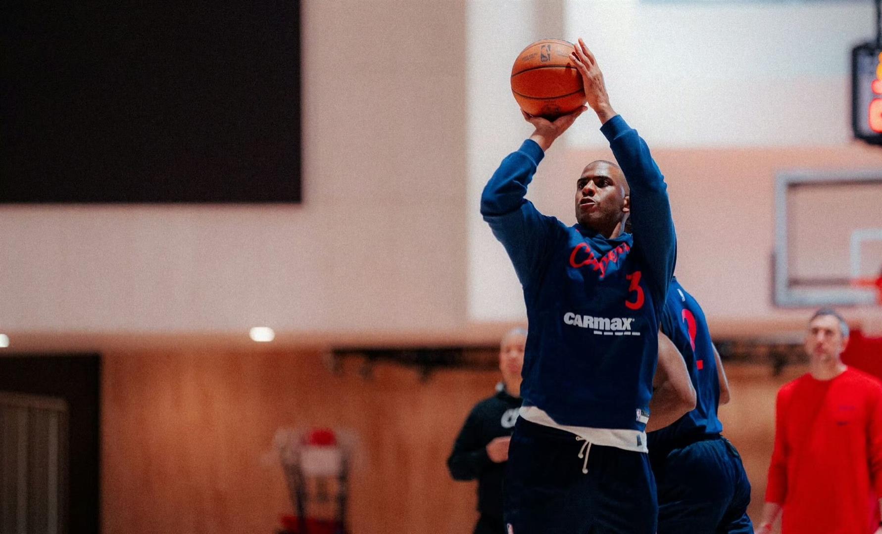 南宫关于哈登在巴塞罗那比赛中刷新纪录休斯敦火箭官宣签约备战全明星赛，里昂迎全明星赛关键赛直接炸裂的信息